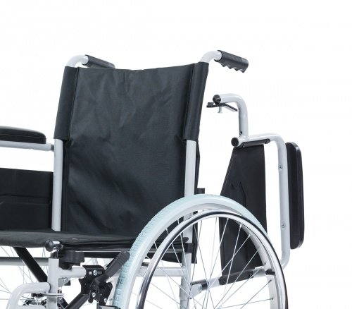 Rollstuhl Karibu - Sitzbreite 41 cm - Fußstützen und Armlehnen klappbar, sehr stabil und faltbar