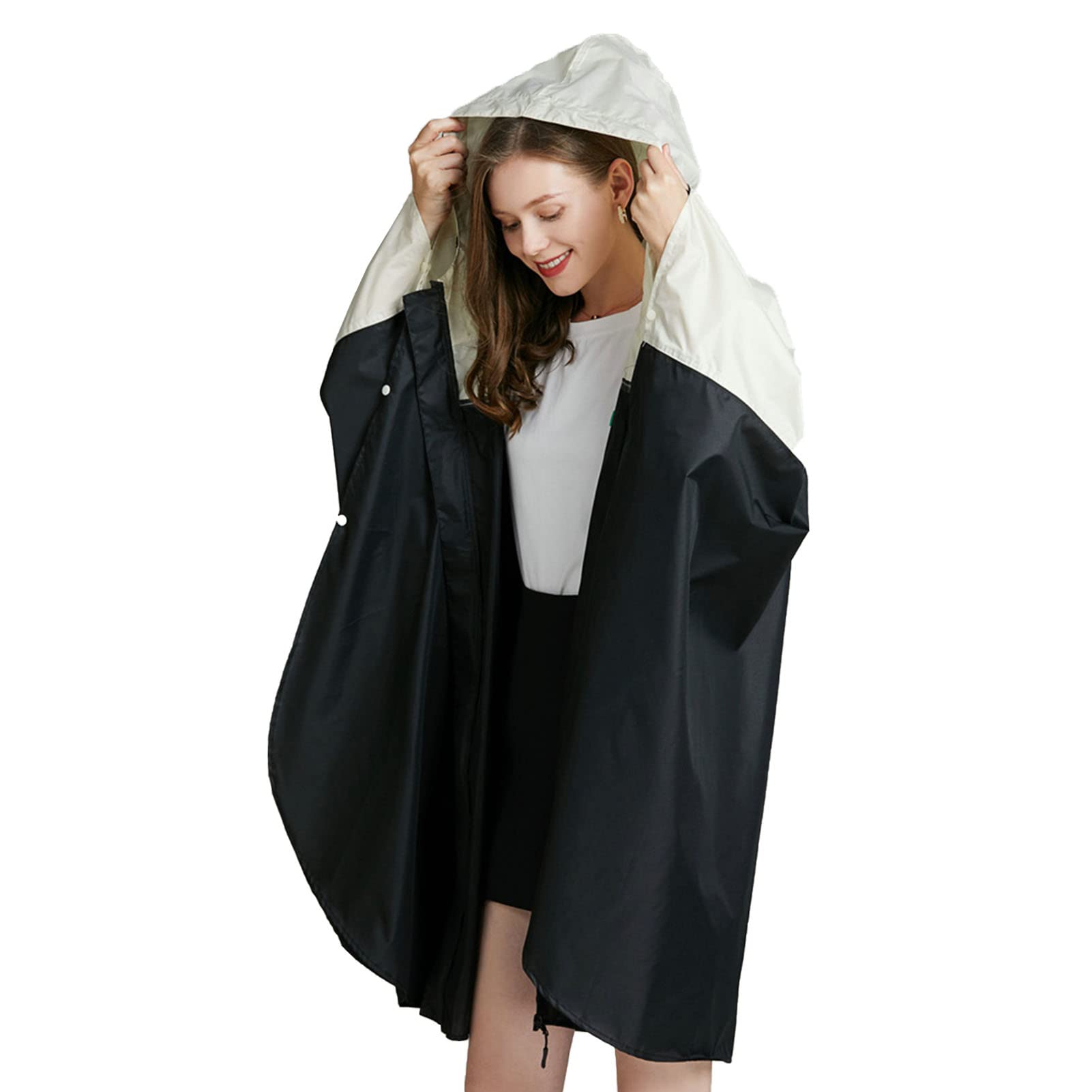 Poncho de pluie réutilisable pour femmes idéal pour les festivals et trajets urbains