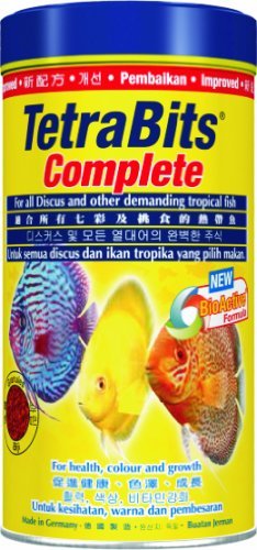 Pet LandTetraBits Complete Fish Food for All Aquarium Fishes - 30Gm Pack