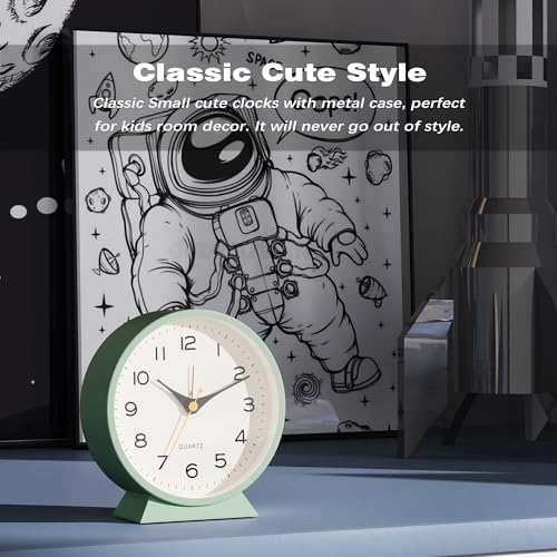 AYRELY®4.5 Zoll Wecker Analog ohne Ticken, Kleiner Retro-Metall-Tischuhr, batteriebetrieben, mit Nachtlicht für Kinder und Erwachsene. Ideal für Nachttisch, Schlafzimmer und Wohnzimmer-Deko (Grün)