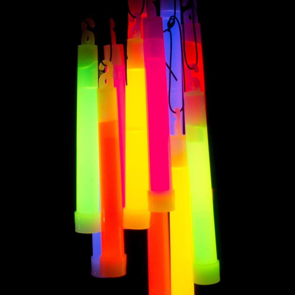 KNIXS 100er Pack Power-Knicklichter/Knicklicht (15cm) inkl. Spezialhaken und Befestigungsband im 6-Farb-Mix Leuchtend für Party, Festival, Outdoor oder als Dekoration