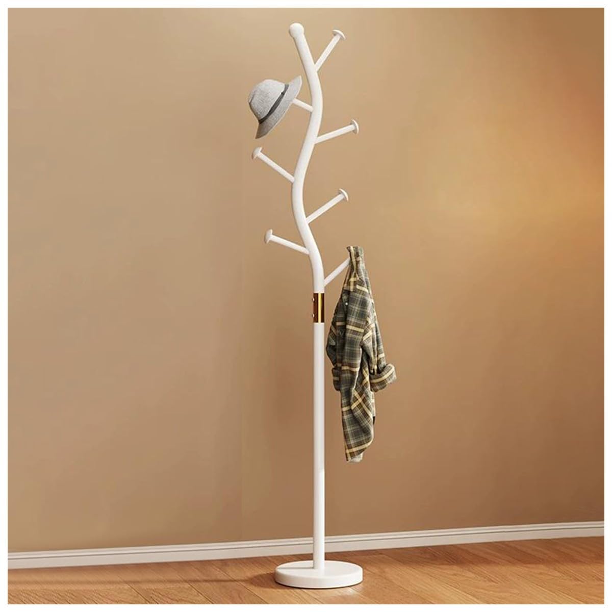 Portant vetement solide bois ideal pour une entree ordonnee et un rangement design de vos sacs