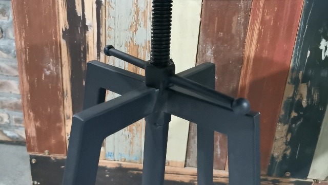Butaco Industrial Diwhy Modelo anti-206, Asiento de Madera y Estructura Metálica, Altura Ajustable, Color Marrón miniatura 7