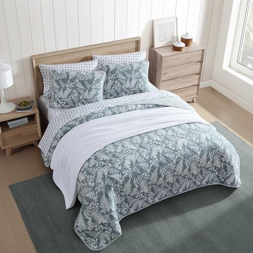 Image of Eddie Bauer - King Quilt Set, Reversible Cotton Bedding with Matching Shams, Wildflower Inspired Home Decor with Stripe Reverse (Fern Garden Green, King)