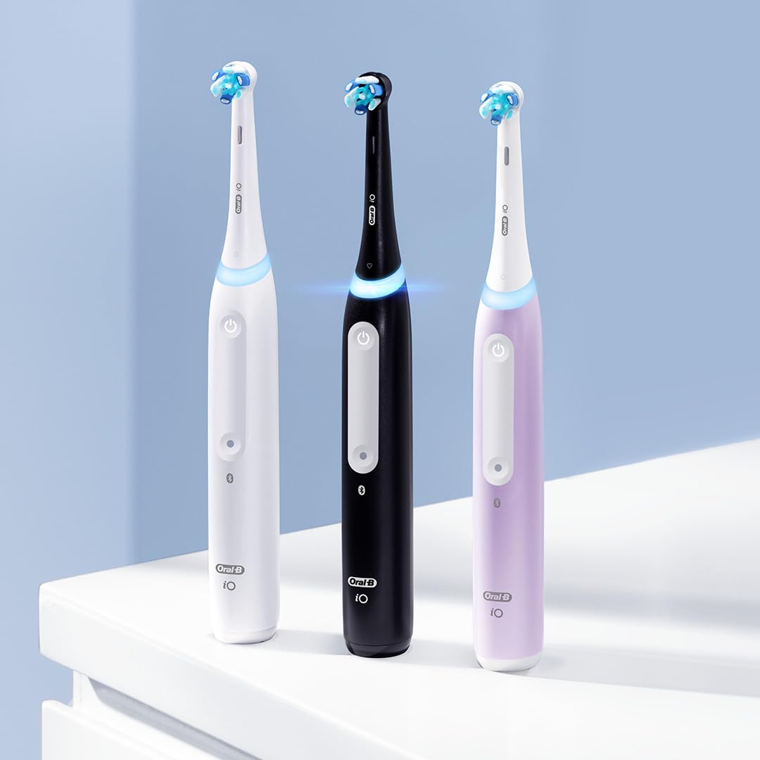 Oral-B iO 4 Brosse À Dents Électrique Noire, 1 Brossette, 1 Étui De Voyage