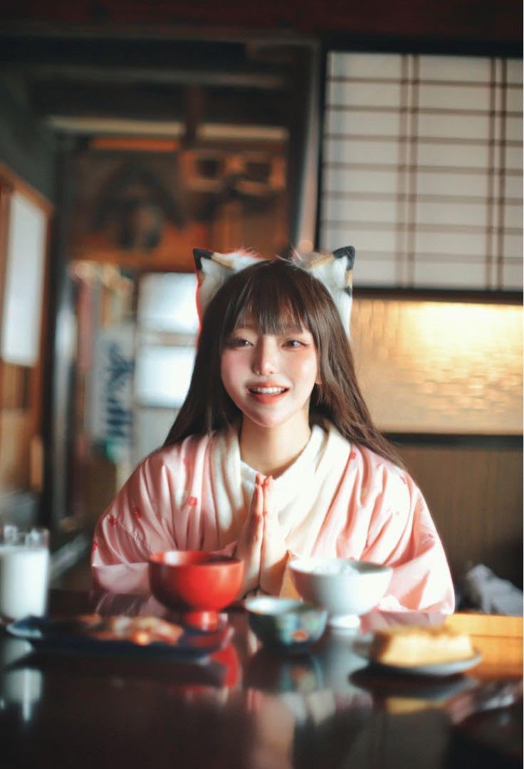 Amazon.co.jp: 凸守たかね 写真集 冬の体温は猫から : おもちゃ