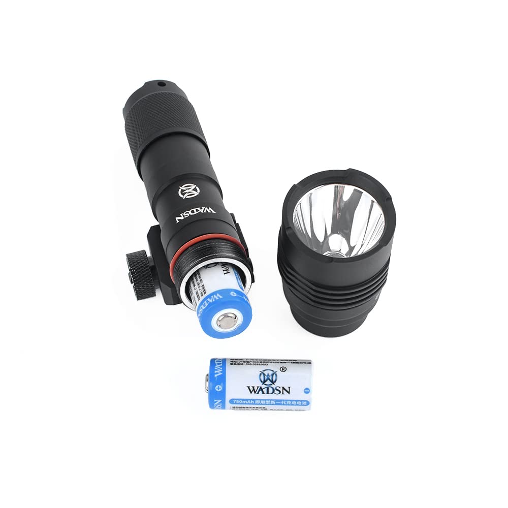 Lampe Torche Tactique Rail Avec Double Interrupteur à Distance et Interrupteur à Bouton de Queue Torche à de 900 Lumens pour Système de Rail Picatinny de 20 mm (Noir)