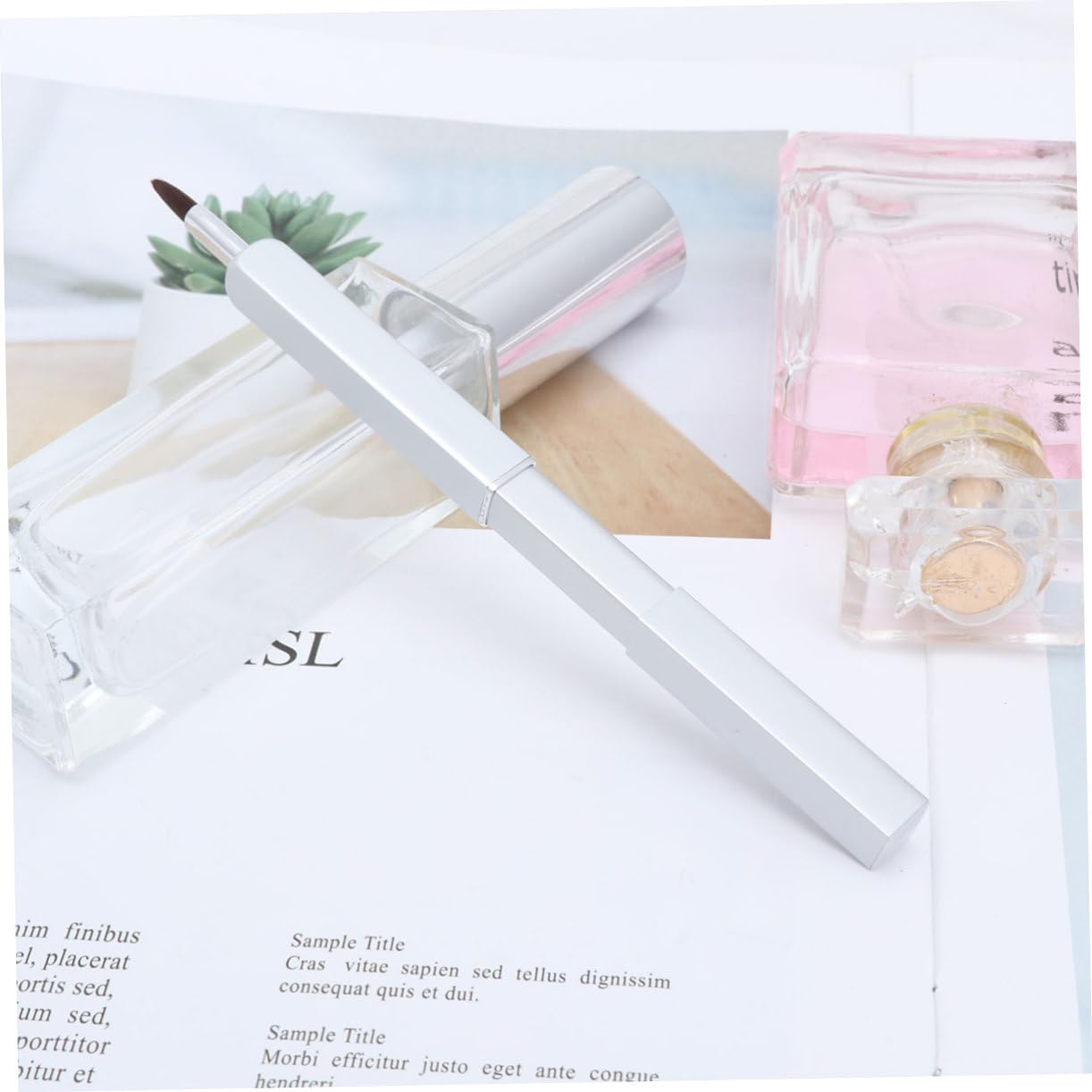 OATIPHO Retractable Lip Brush Portable Makeup Applicator with Nylon Fiber and Metal Tube for Precision Lip Color Application for Daily Use and Professional Beauty Salons