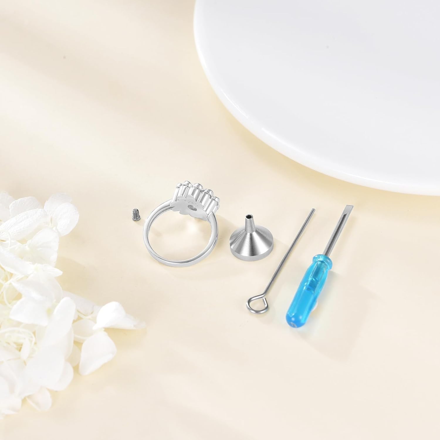 URONE Daisy Urn Ring for Ashes 925 Sterling Silver Daisy Flower Cremation Ring Keepsake Memorial Jewelry Gifts for Women