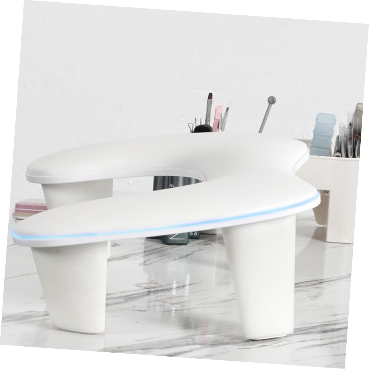 U Shaped Nail Tech Hand Rest Ergonomic PU Armrest Cushion for Comfortable Manicures and Nail Treatments Essential Support for Nail Technicians