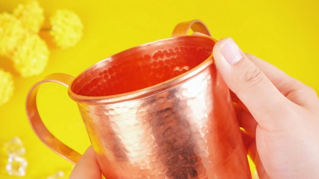 Vaso de cobre con doble asa para lavado ritual de manos miniatura 7