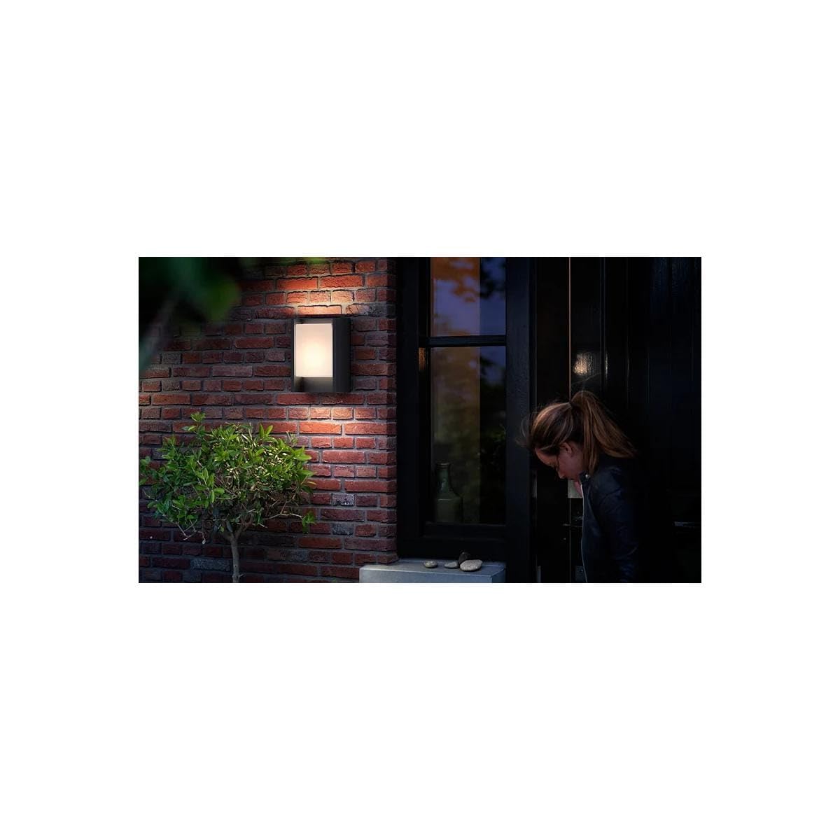 Philips Arbour Applique Murale Extérieure LED, 6 W, 700 lm, Lumière Chaude 2700 K, IP44 Résiste aux Intempéries, LED Intégrée, Durable, Aluminium, Gris Anthracite