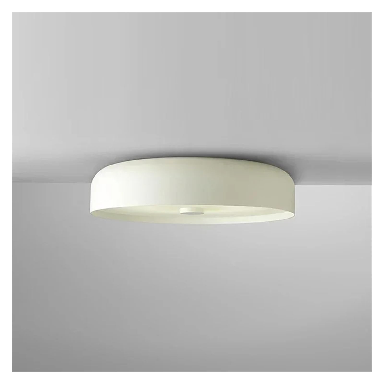 Lustre design italien en saillie, l'élégance épurée d'un grand plafonnier blanc - 5