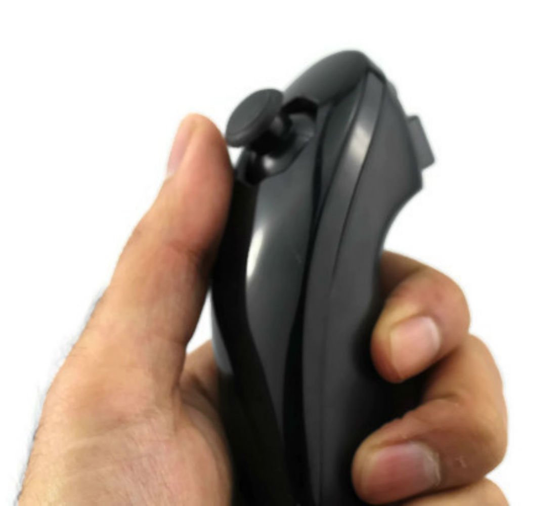 AMGGLOBAL® 2 x Nunchuck 2 x pilot zdalnego sterowania Nunchuk do pilota Nintendo Wii WII + darmowa silikonowa osłona różowa czarna niebieska czerwona wiązka (czarna)