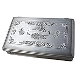 With exquisite engraving on the lid, this high-end jewellery box can be customized according to your need.
