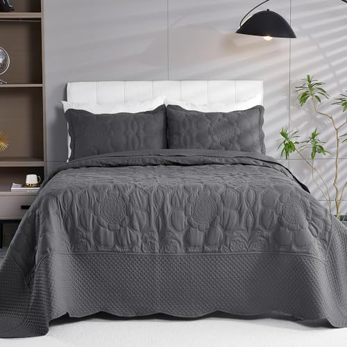 Image of EVENHUG Oversized King Quilt California King Size Lightweight Bedding Set Reversible Bedspread Coverlets for All Seasons 3 Piece (Dark Grey 120 inchx120 inch)