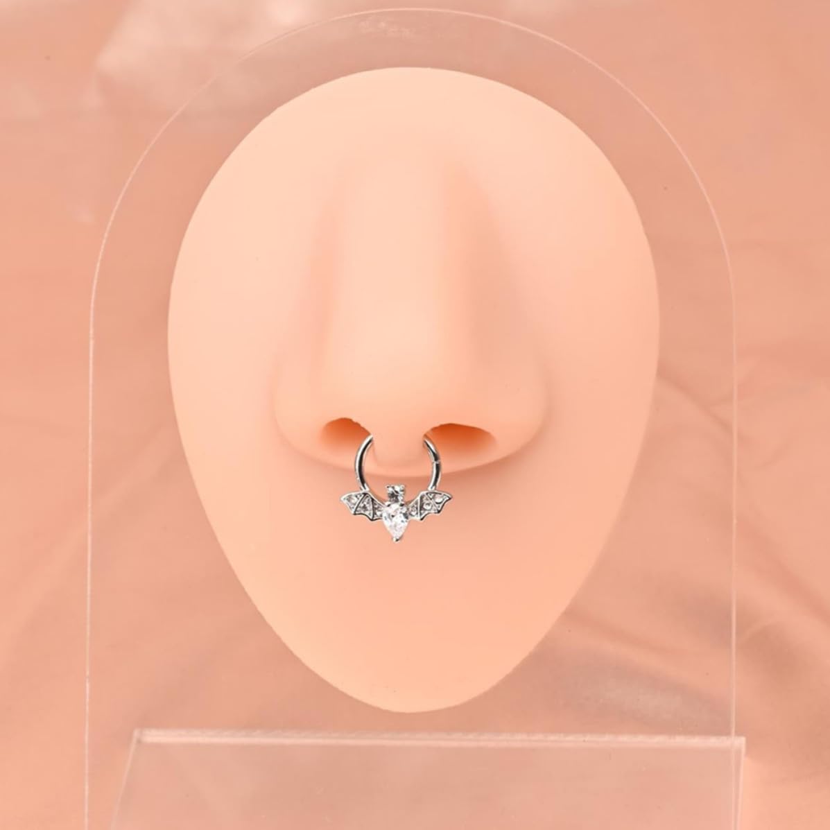 Uonlytech 15 Pezzi Anelli al Naso in Acciaio Inossidabile a Forma di Pipistrello, Design Unico e Lucido, Piercing Naso Chic per Donne in Occasione Regalo
