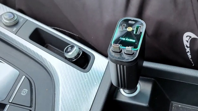Caricabatteria Auto Retrattile 4 In 1 – Ricarica Rapida 120W, Cavo USB-C E IPhone – Ruota Di 180 Gradi Portatarga Auto Anteriore - Foto 9