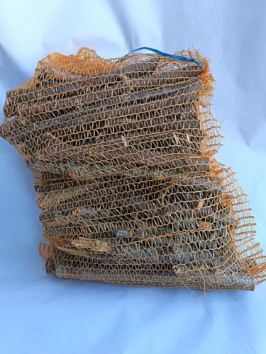 Confezione da 5 kg di legna accendifuoco da 2 cm di diametro. Pregiati, già secchi e pronti all’uso, ideali per un’accensione facile e veloce.