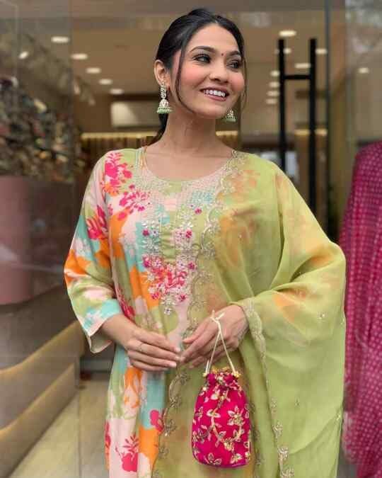 Image of Shiv Textiles Women's Silk Crepe Printed Kurta Pant Dupatta Set(JDA-SWARA-Beige-XXL)