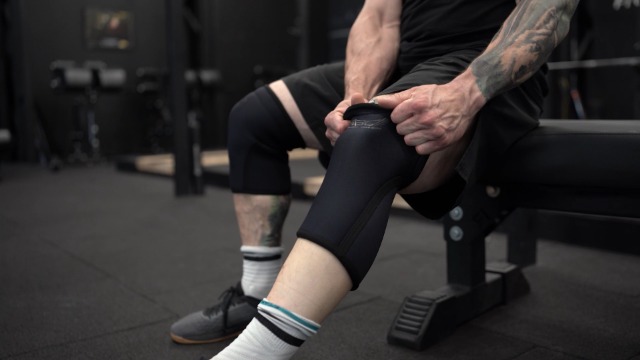 WARM BODY COLD MIND Knee Sleeves - 7mm Neoprene