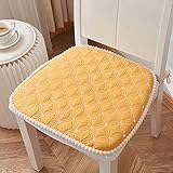 2. No-pilling y tela suave Cojines de asiento de la silla de la cocina de encaje adoptan tela de alta calidad de velln corta, este tipo de tela no es pilling y resistente a las manchas, lo que hace que el cojn sea duradero. Tiene una piel sper suave.Forro amigable y transpirable, para brindarle un toque de consuelo con estas almohadillas de silla de comedor en cualquier estacin. La exquisita tubera hace que el cojn de la silla de comedor sea mucho ms graduado.