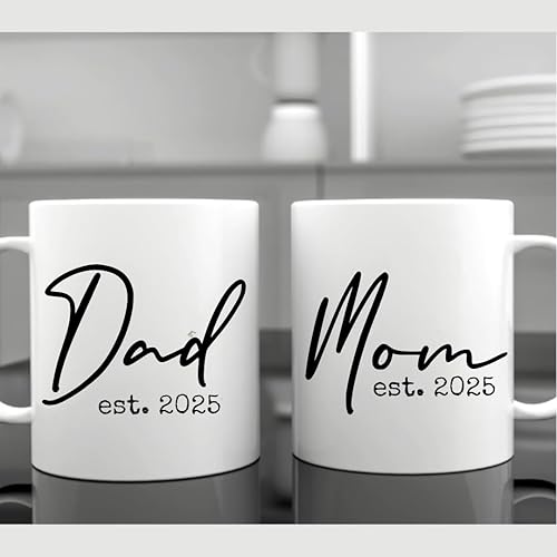Miniatura 6 de Regalo de embarazo Est 2024  Regalos para nuevos padres  Juego de tazas de 11 onzas  Mameluco (0-3M)  Set de regalo para mamá y papá para padres