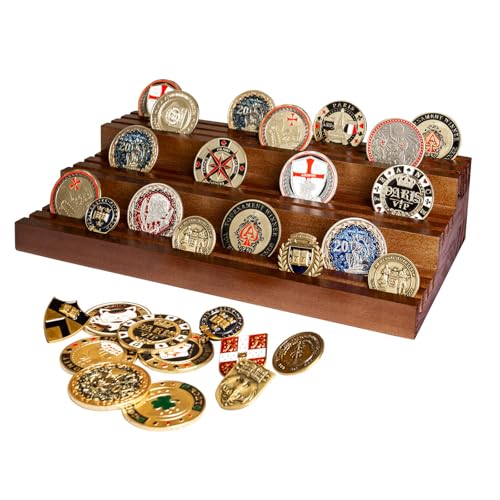 Display versatile per varie occasioni: ideale per il personale militare, i veterani e i collezionisti, questo supporto offre un modo raffinato per presentare le monete di sfida e altri oggetti da collezione.