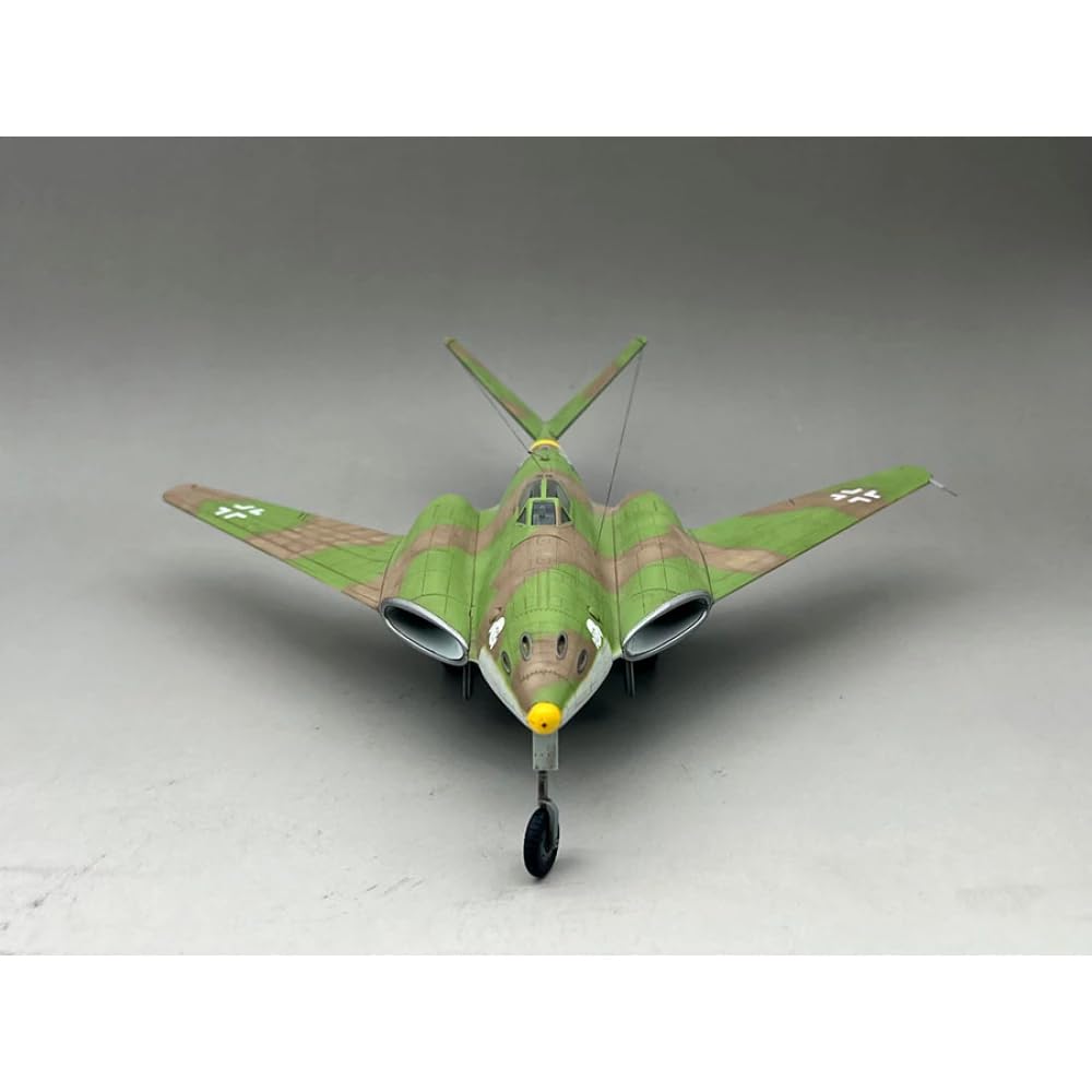 Amazon | アミュージングホビー 1/48 ドイツ Me262 HG3 V字尾翼
