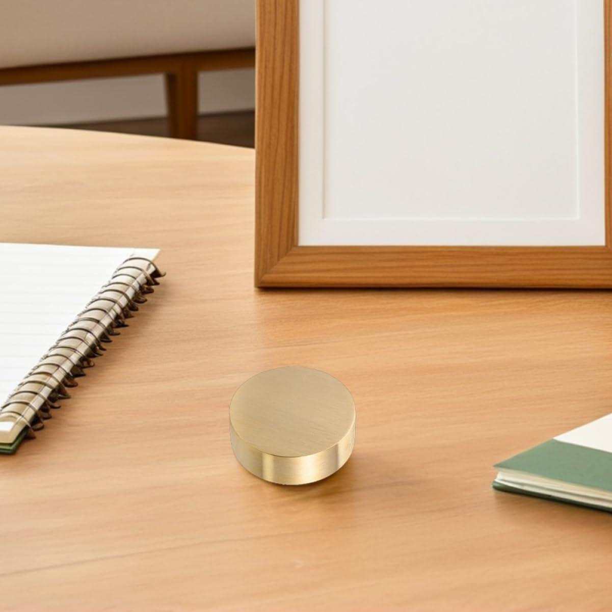 Fermacarte Rotondo in Ottone Dorato 3 Pezzi per Calligrafia | Peso per Fogli, Finitura Minimalista Elegante, per Tavolo Salotto e Lavoro in Ufficio