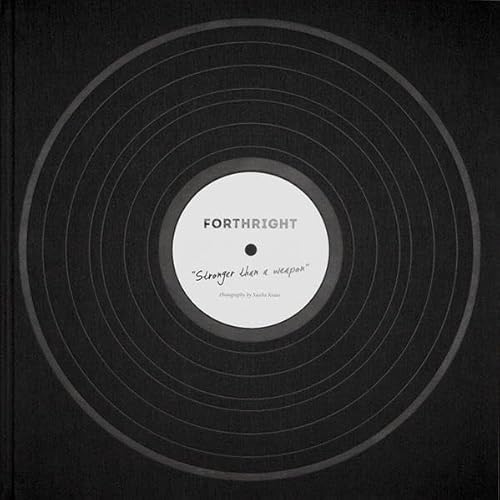 Preisvergleich Produktbild FORTHRIGHT: Stronger than a weapon