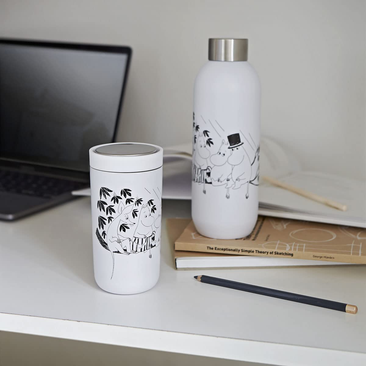 Stelton Thermosflasche Keep Cool - Thermo-Trinkflasche - Doppelwandige Isolierkanne - Moderner Design-Thermobecher für Wasser, heiße & kalte Getränke, Kaffee, Tee - 0,6 Liter, Weiß/Moomin