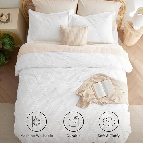 Image of Bedsure Jacquard Comforter Set Queen Size - White Boho Bedding Comforter Set, 3 Pieces Tufted Bed Set, 1 Diamond Textured Comforter with 2 Pillow Shams for All Season
