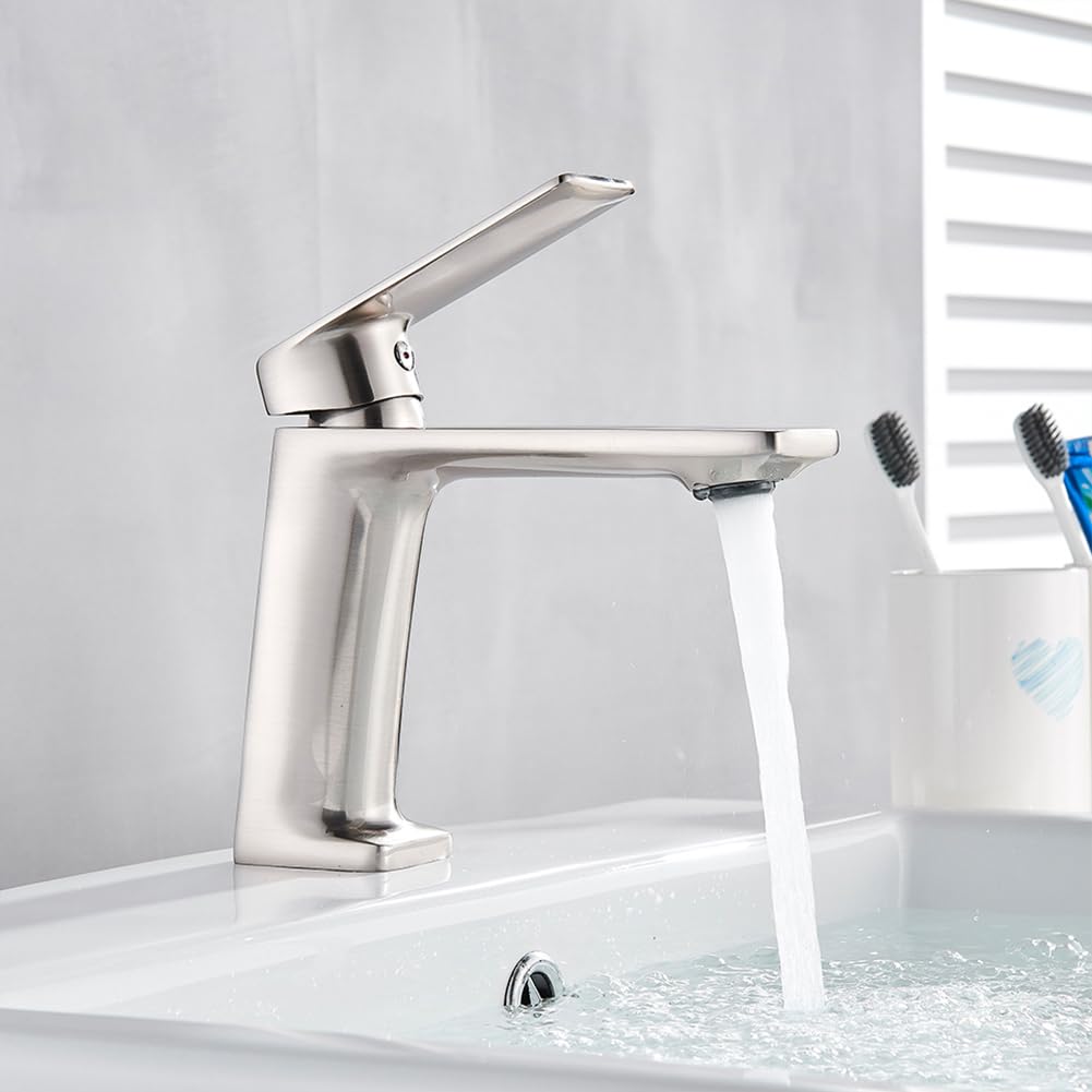 Mitigeur de lavabo en laiton brossé style contemporain et design durable