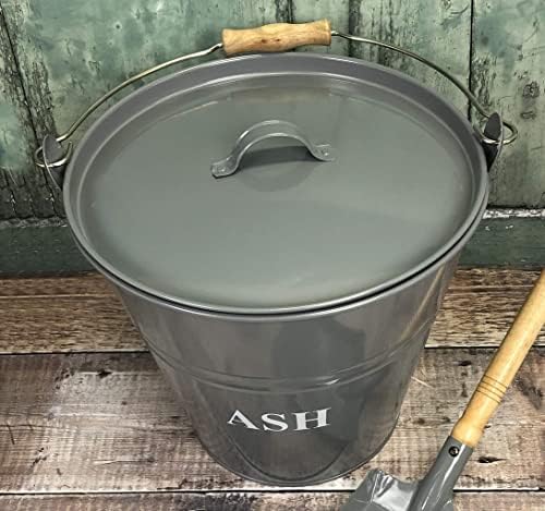 Fireside Ash Bucket with Lid in French Grey