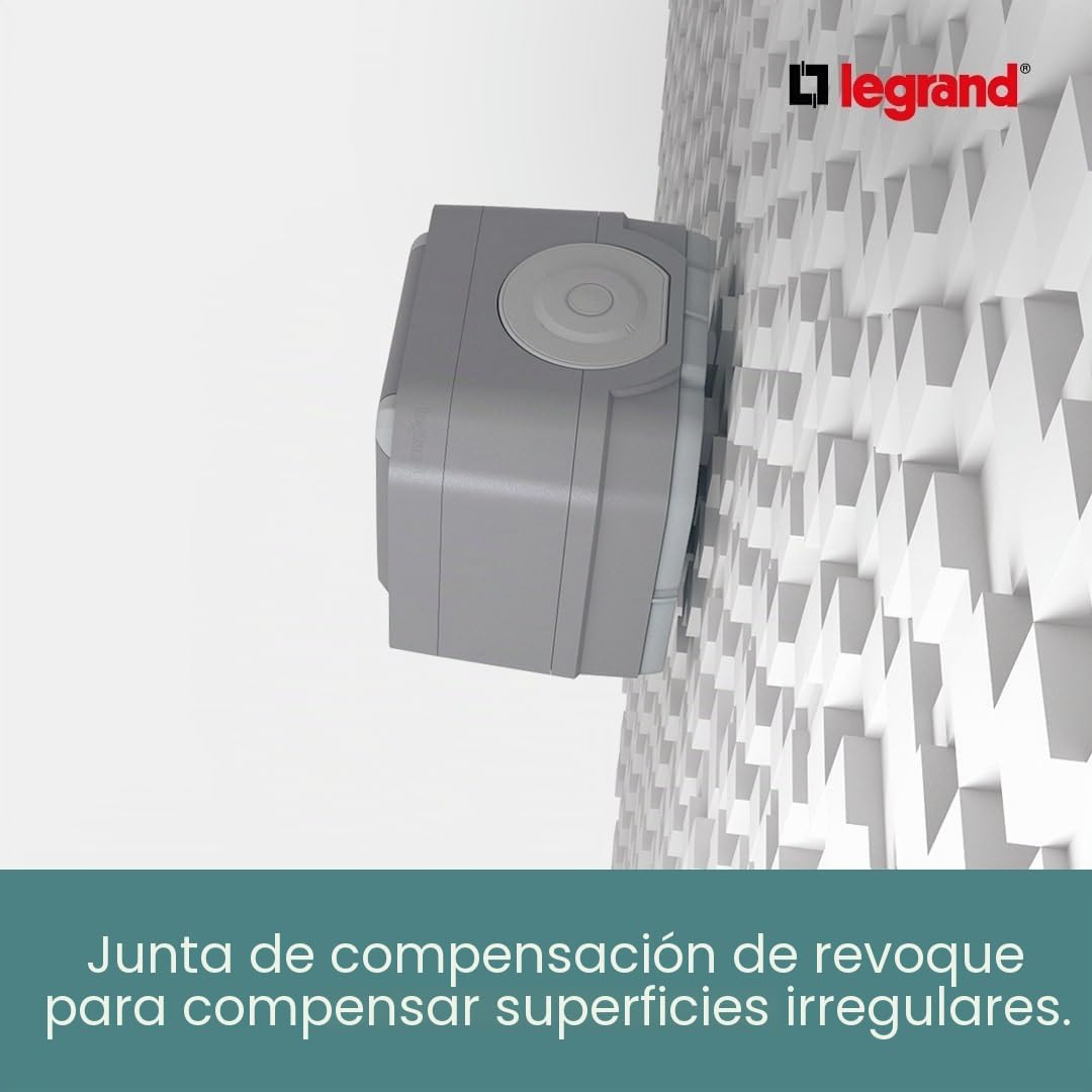 LEGRAND, Plexo New 069743L - Enchufe de 3 enchufes para ambientes húmedos, estándar Schuko, incluye tapa abatible, protección táctil, terminales precableados, horizontal, IP44 - IK07, color gris