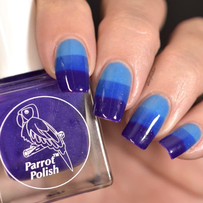 Isabella Thermal Nail Lacquer, Color Changing Purple to Blue Lacquer