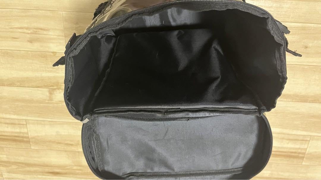 Amazon.co.jp: 阪神タイガース エナメルリュック ファンクラブグッズ