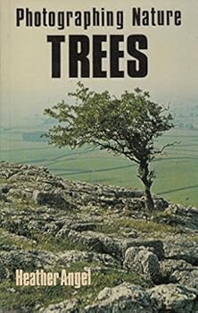 Paperback Photographing Nature - Trees Book