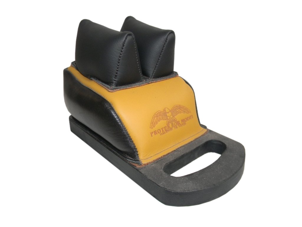 Protektor ModelDeluxe B.B. Rear Bag with Handle and Rabbit Cordura D.S. Between Ears, 3/8-Inch