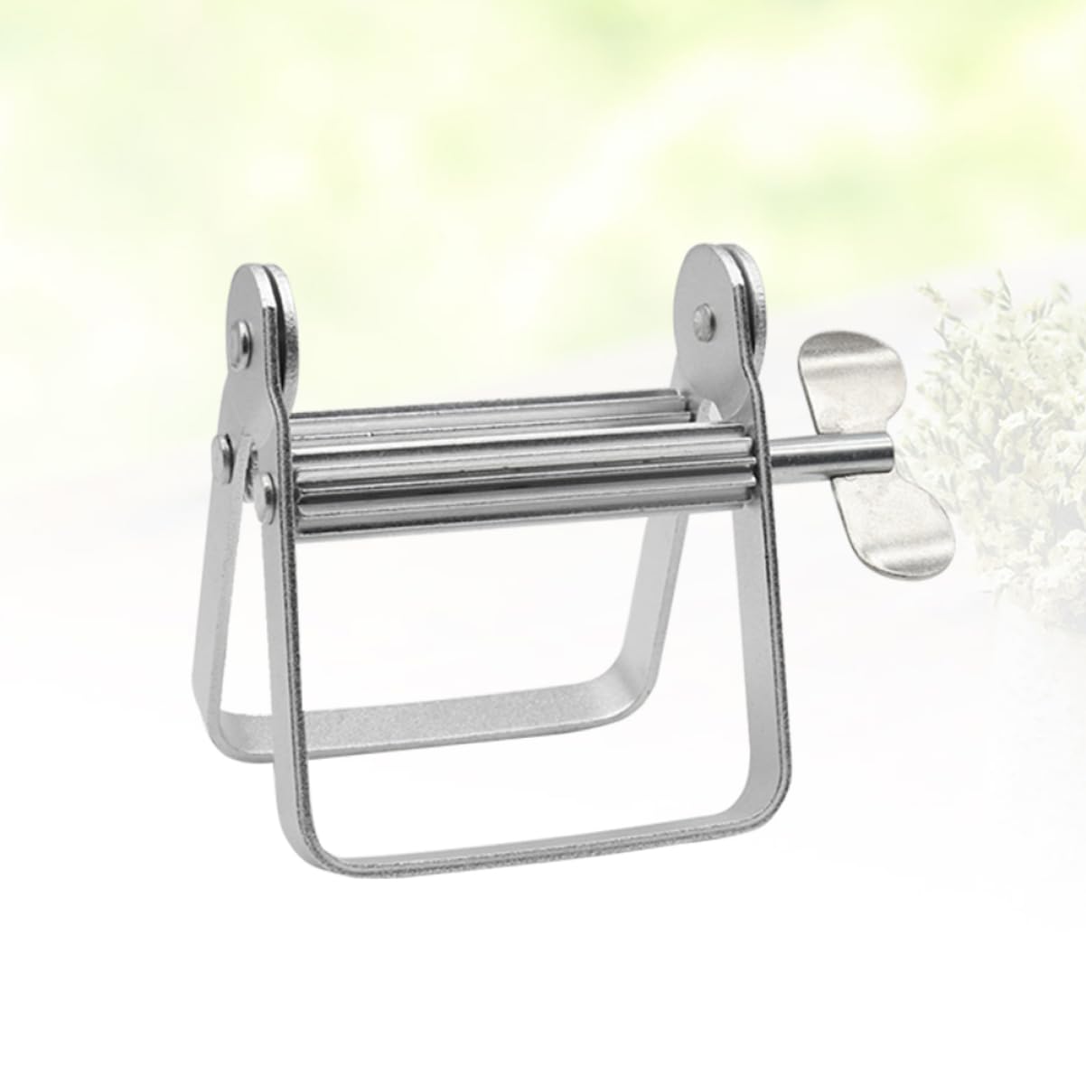 Gogogmee 1pc Silver Salon Squeezer Toothpaste Rolling Squeezer Toothpaste Extruder Facial Squeezer