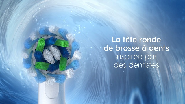 Oral-B PRO 700 Cross Action Brosse à Dents Électrique par Braun