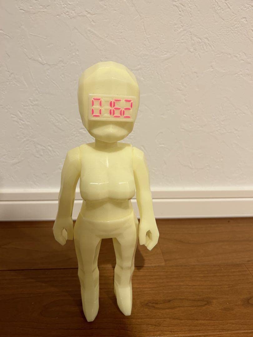 五寸釘玩具　ソフビ　ポリゴン　蓄光　墓場の画廊 3月7日(火)18時より抽選開始】【五寸釘玩具】ポリゴン(蓄光)が登場