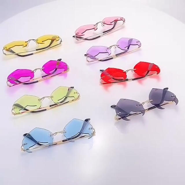 Junsika Rimless Devil Heart Sunglasses for Women Trendy  display picture 3
