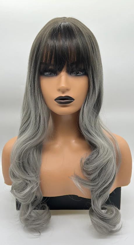 Miniatura 8 de AMANDA - Peluca balayage gris con flequillo completo, larga y rizada, sin pegamento, pelucas sintéticas naturales para uso diario (pelucas de
