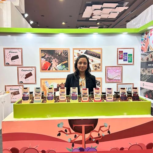 Couverture de She Builds with heart