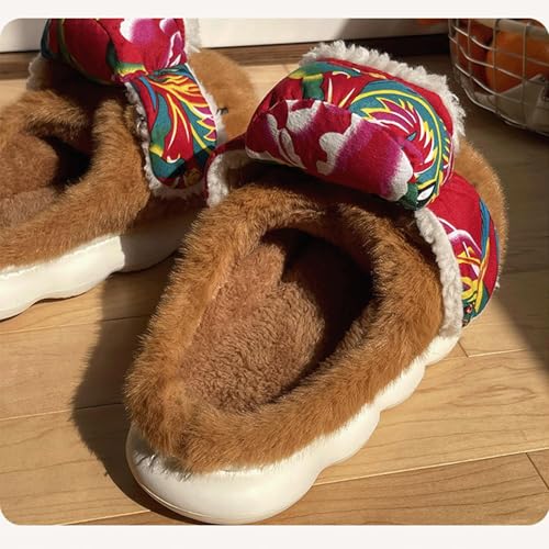 Capybara Slippers for Women With 5 Pcs Cute Socks Plush Funny Cartoon Slide Sandals Indoor Outdoor Cozy House Shoes3