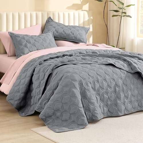 Image of Litanika Queen Quilt Bedding Set, Medium Grey Summer Lightweight Soft Comforter Bedspreads & Coverlets, Boho Farmhouse Bedding Cover Bed Decor All Season, 3 Pieces (1 Quilt, 2 Pillowcases)