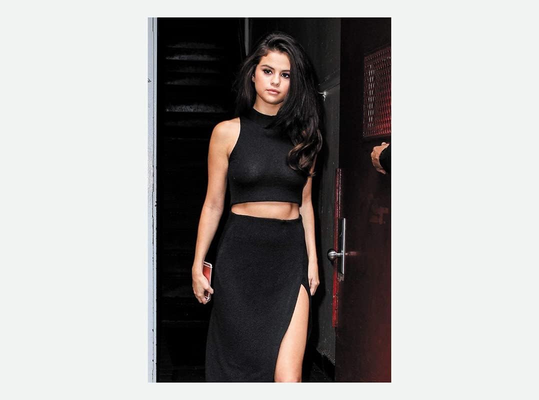 Posterpot Selena Gomez Looking in Black Dress Large Poster, Sl738 (Plastic Large Poster, 36x24 Inches, Multicolor)
