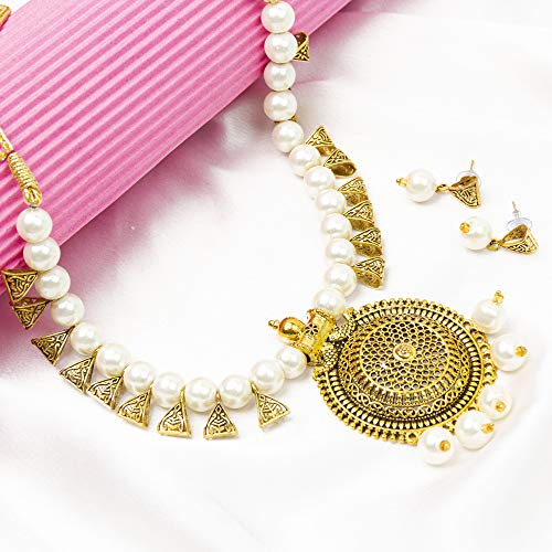 Chic Gold Necklace and Earrings Set